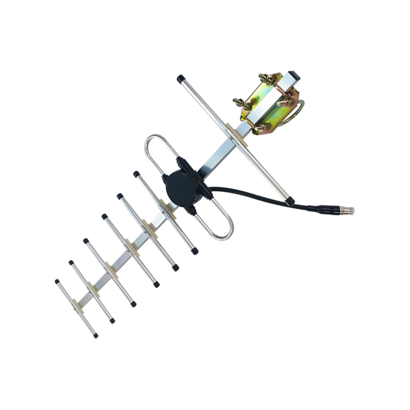 8 Elemente Yagi-Antenne 12DBi 680-860MHz mit N-Buchse